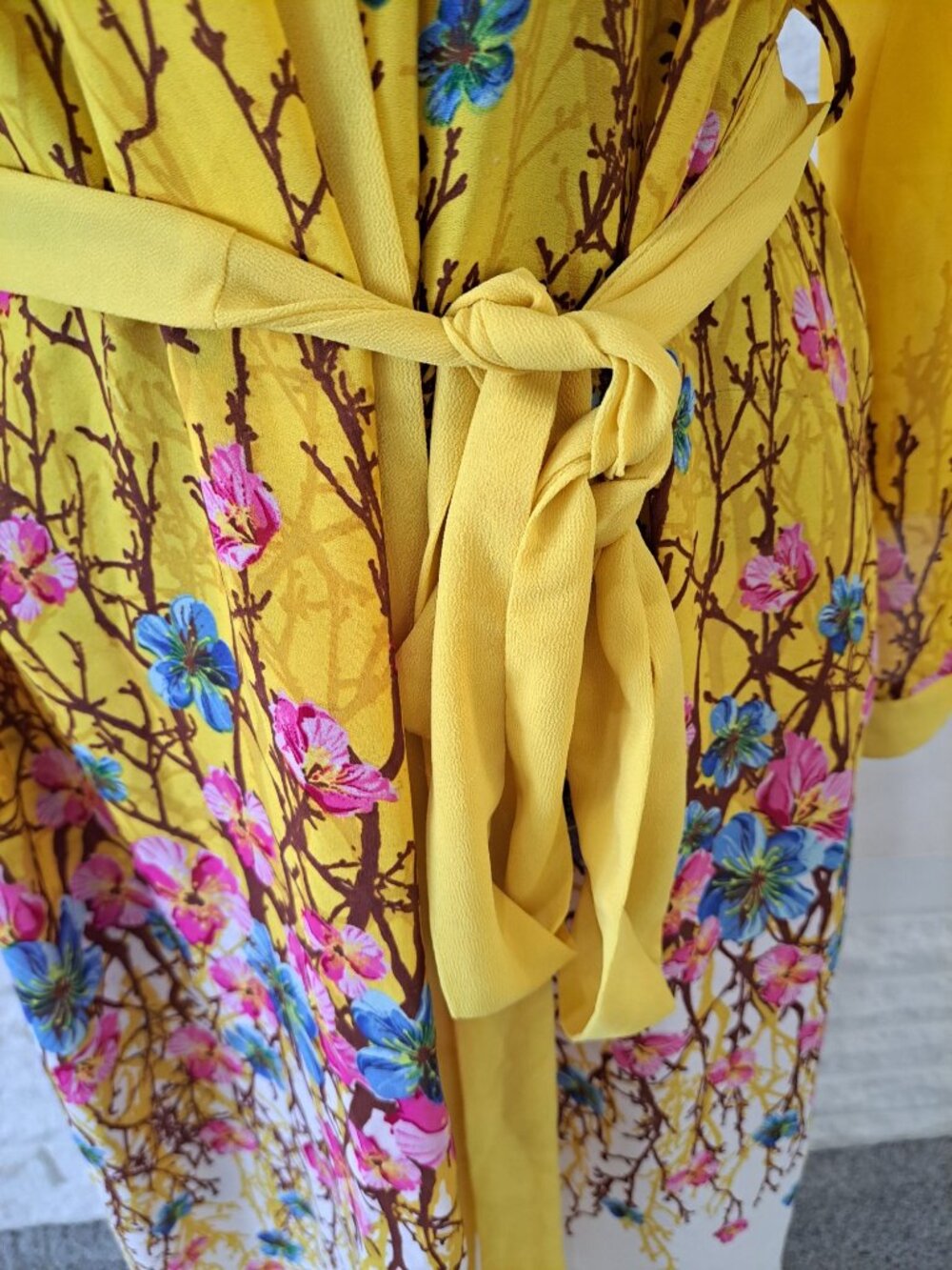 VtgThu Silk Yellow Floral Kimono Robe Belt Chiffon Womens One Size Fits Most - Picture 3 of 8